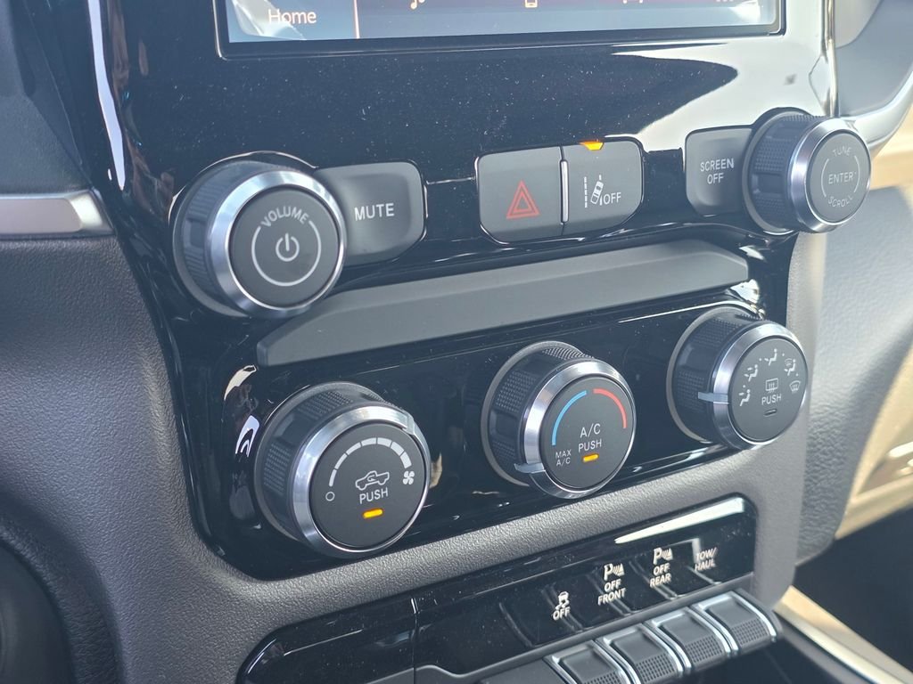 New 2026 RAM 1500 Big Horn w/ Night Edition AWD/4WD image 17
