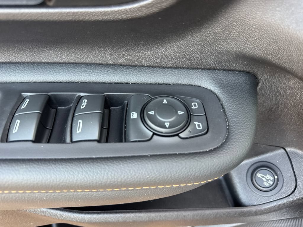 Used 2024 GMC Terrain AT4 w/ Infotainment Package II AWD/4WD image 18