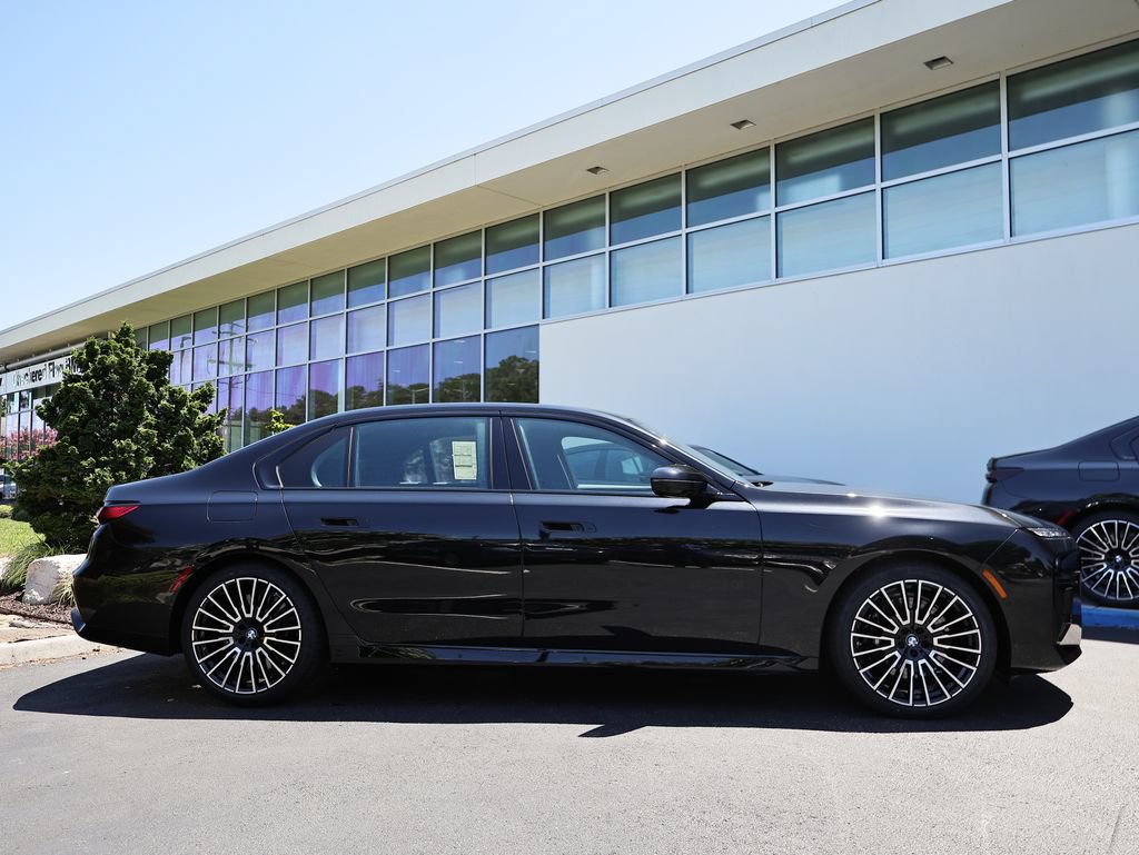 New 2026 BMW 760i xDrive w/ Executive Package AWD/4WD image 4