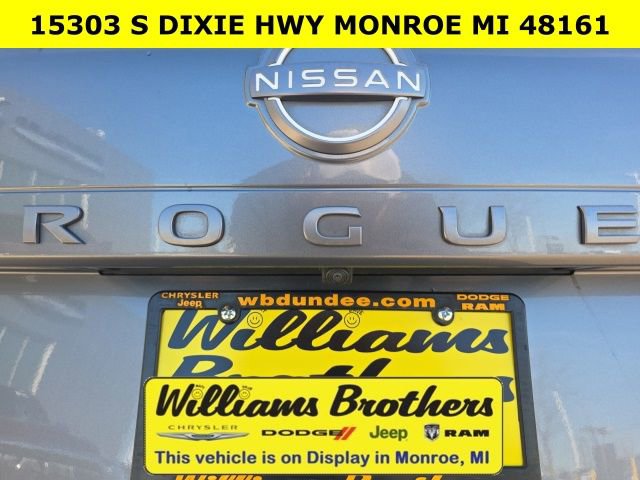 Used 2024 Nissan Rogue SV image 8