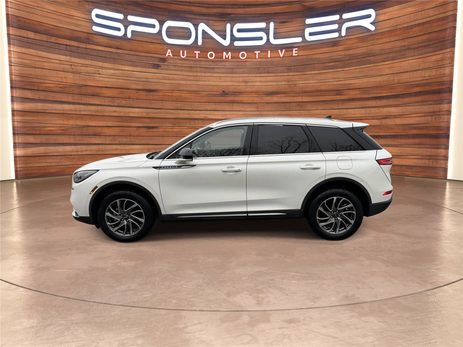 Used 2020 Lincoln Corsair FWD image 2