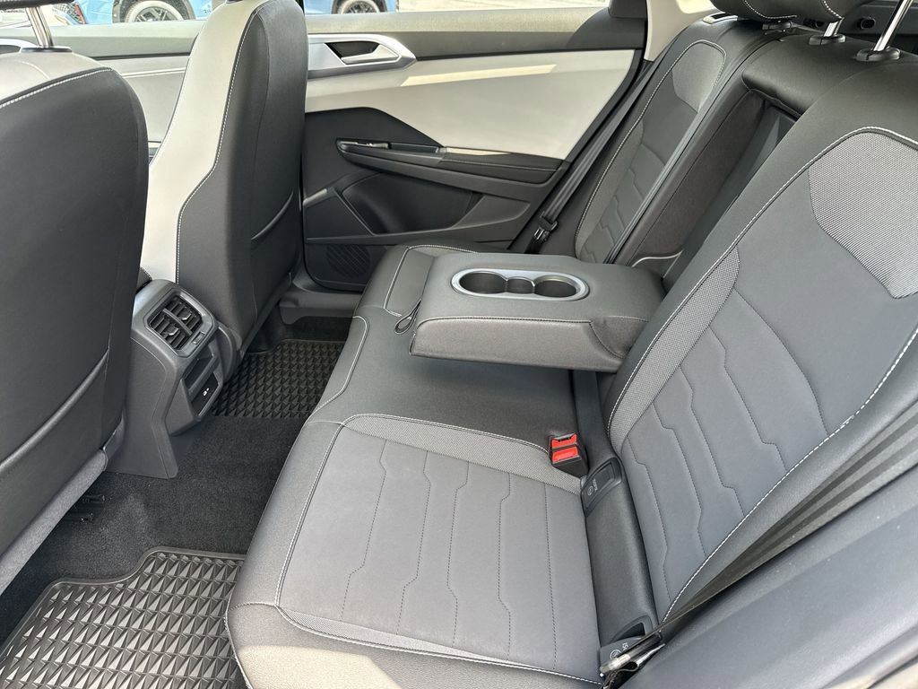 New 2025 Volkswagen Taos SE AWD/4WD image 30