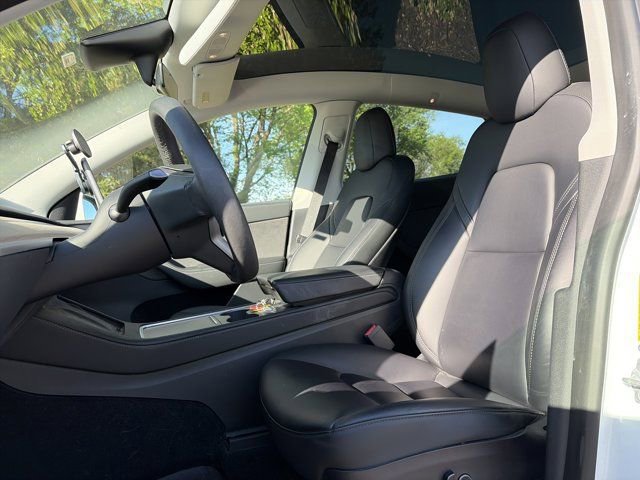Used 2023 Tesla Model Y Performance AWD/4WD image 12