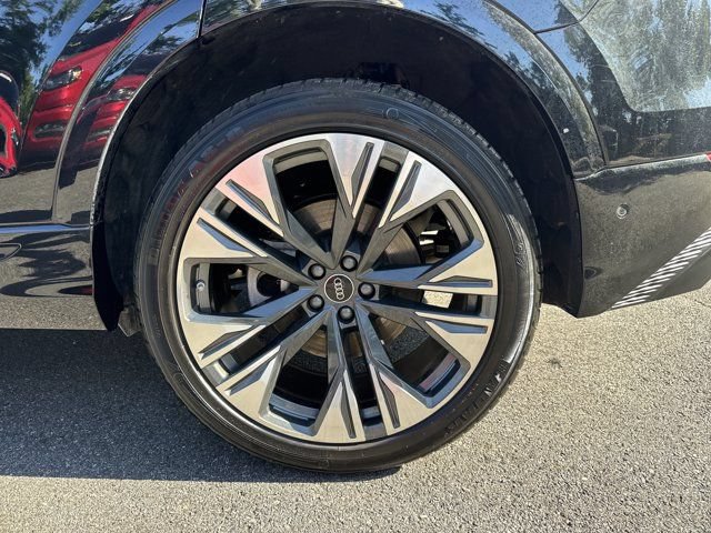 Used 2025 Audi Q8 Premium Plus AWD/4WD image 22