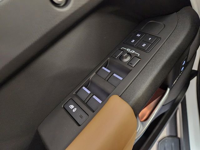 New 2026 Land Rover Defender 110 V8 AWD/4WD image 22