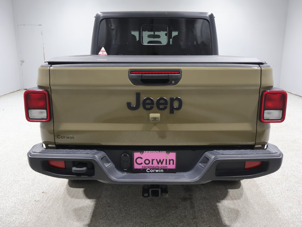 Used 2025 Jeep Gladiator Sport AWD/4WD image 3