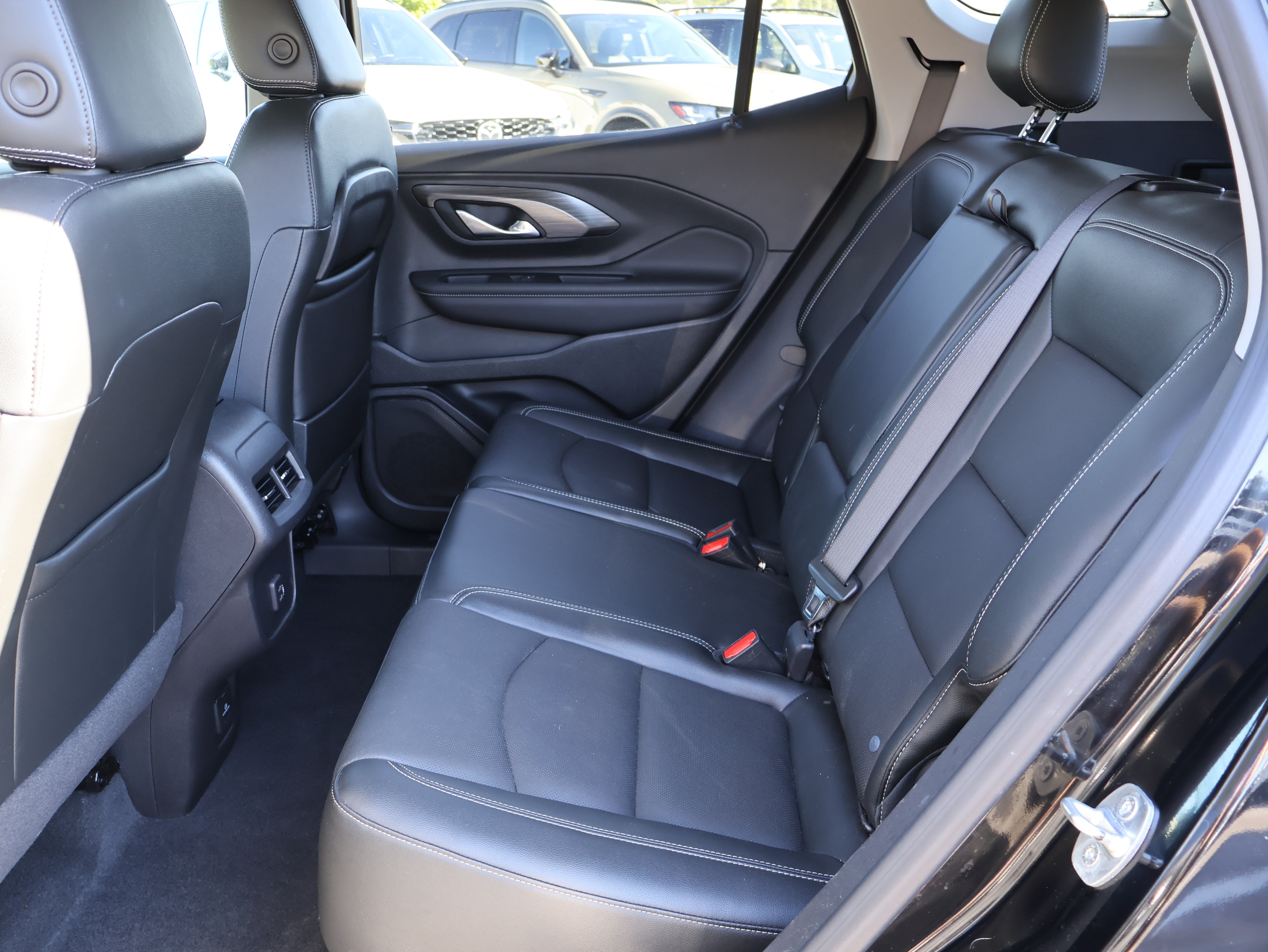 Used 2023 GMC Terrain SLT w/ Elevation Edition AWD/4WD image 10