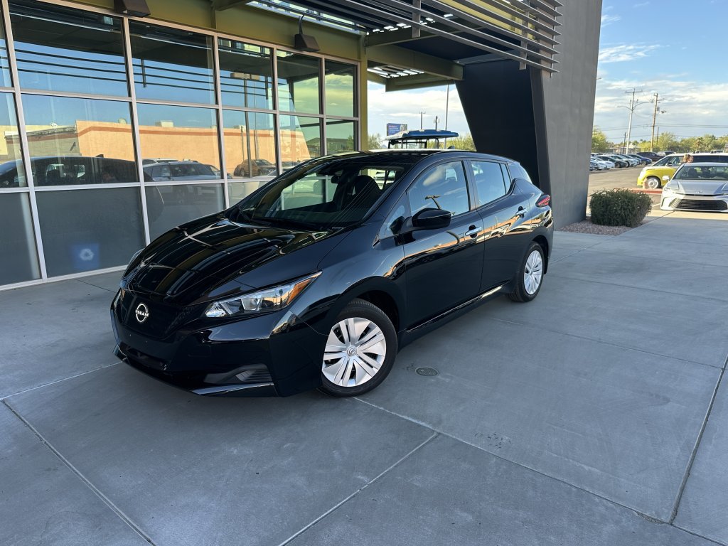 Used 2025 Nissan Leaf S FWD image 1