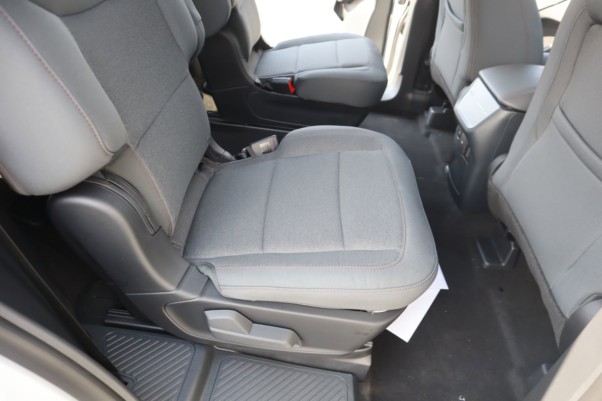 New 2026 Ford Explorer Active RWD image 16