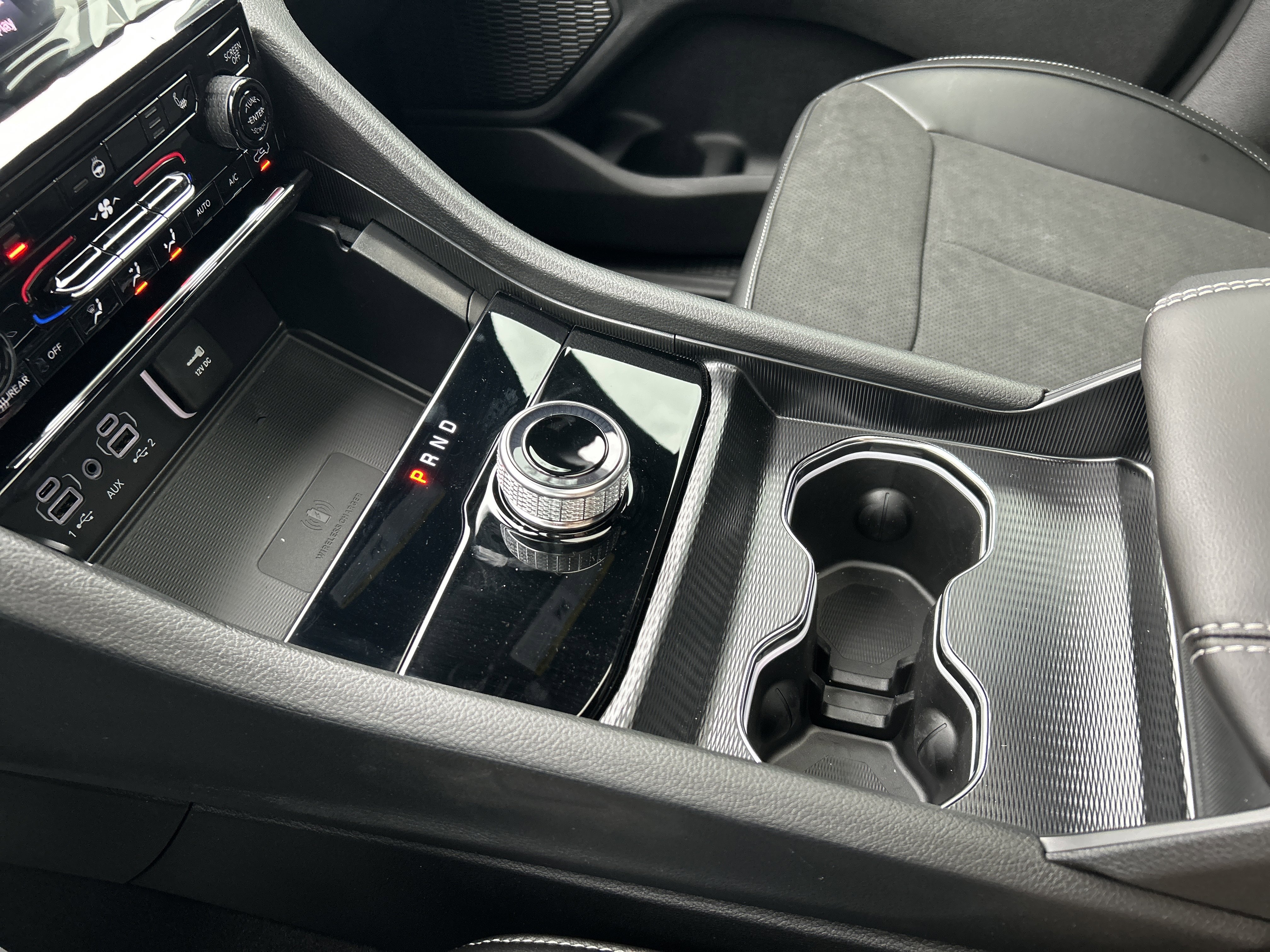 New 2025 Jeep Grand Cherokee Altitude image 24