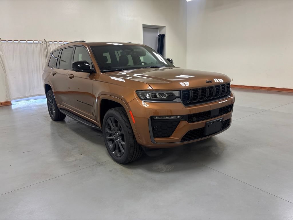 New 2026 Jeep Grand Cherokee L Limited AWD/4WD image 2