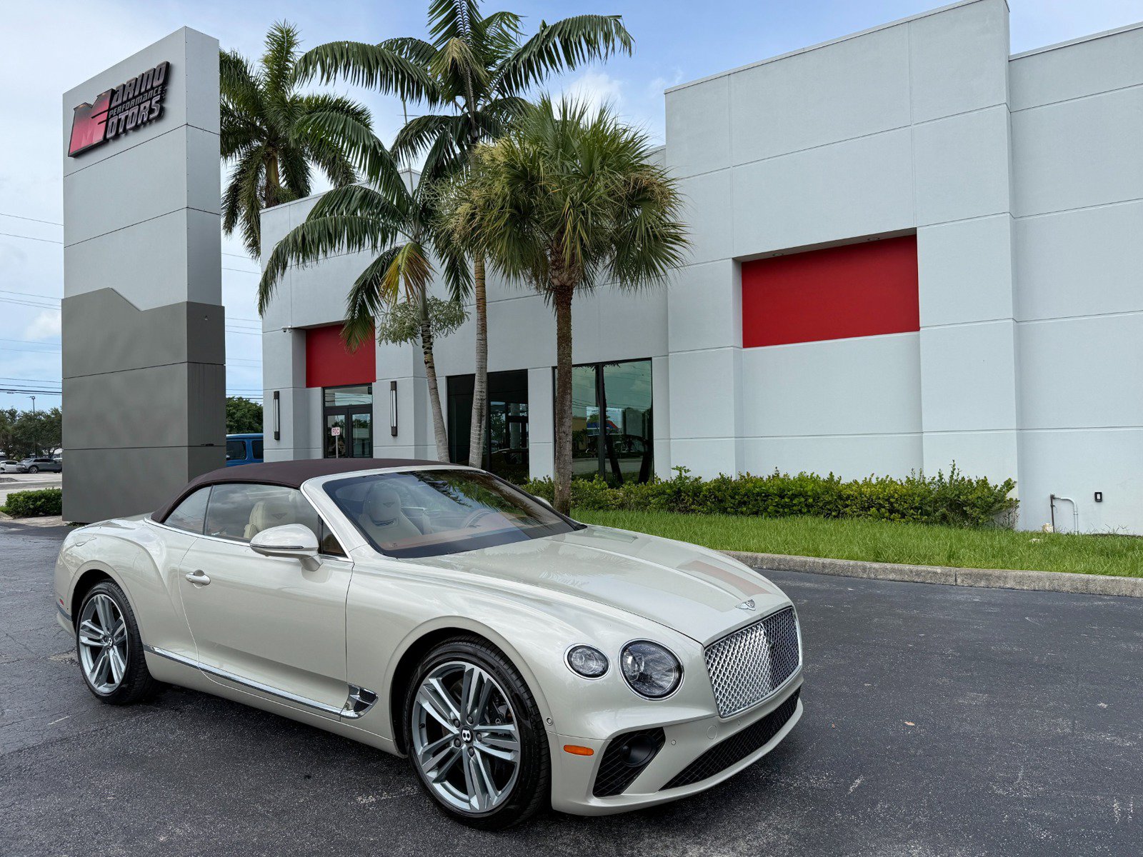 Used 2023 Bentley Continental GT Mulliner AWD/4WD image 9