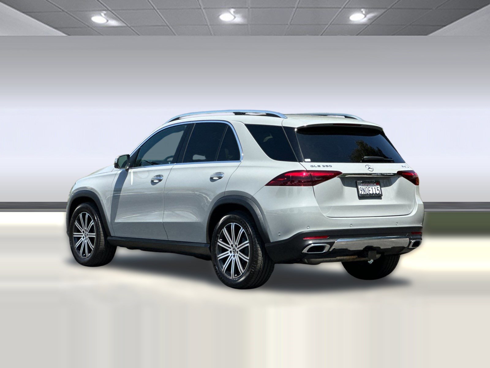 Used 2024 Mercedes-Benz GLE 350 4MATIC image 3