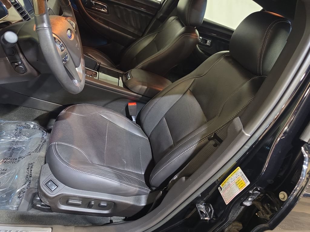 Used 2018 Ford Taurus Limited w/ Driver Assist Package FWD image 13