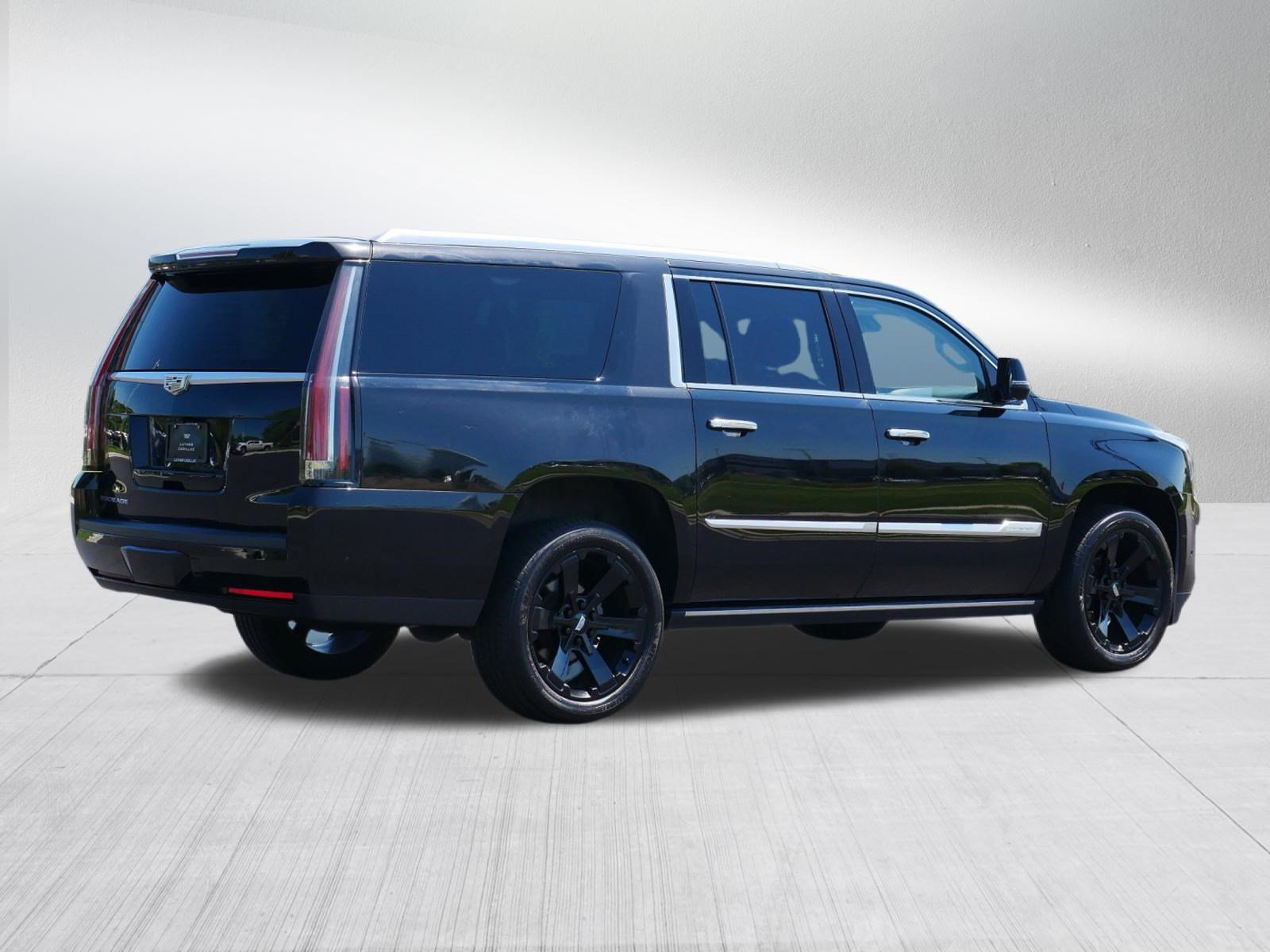 Used 2019 Cadillac Escalade ESV Premium Luxury AWD/4WD image 5