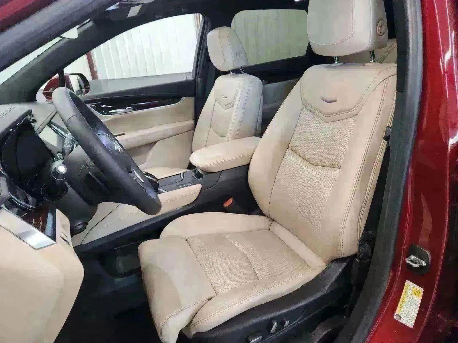 Used 2017 Cadillac XT5 Premium Luxury image 3