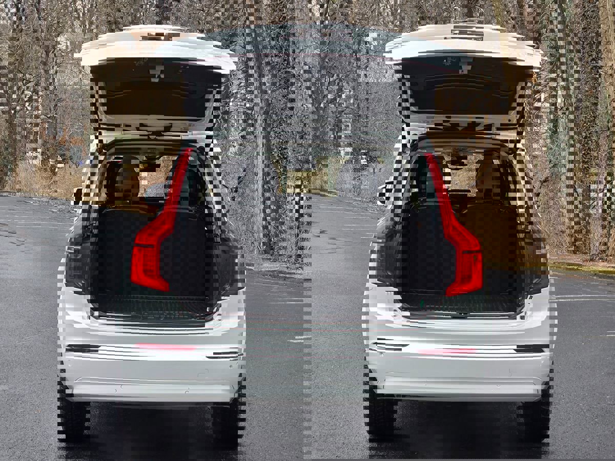 Used 2024 Volvo XC90 B5 Core w/ Climate Package image 60