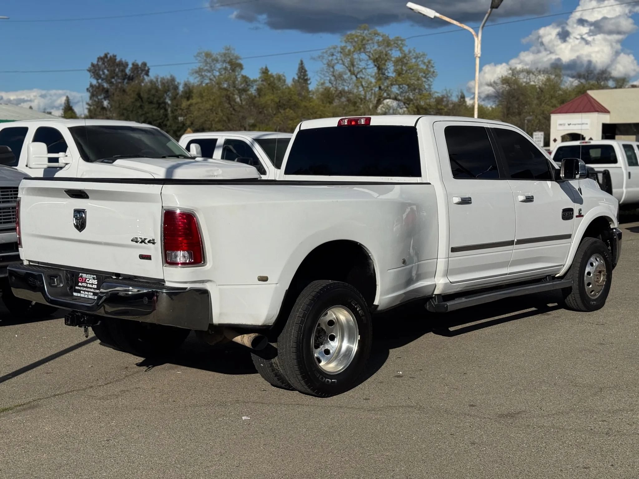 Used 2015 RAM 3500 Laramie Longhorn AWD/4WD image 3
