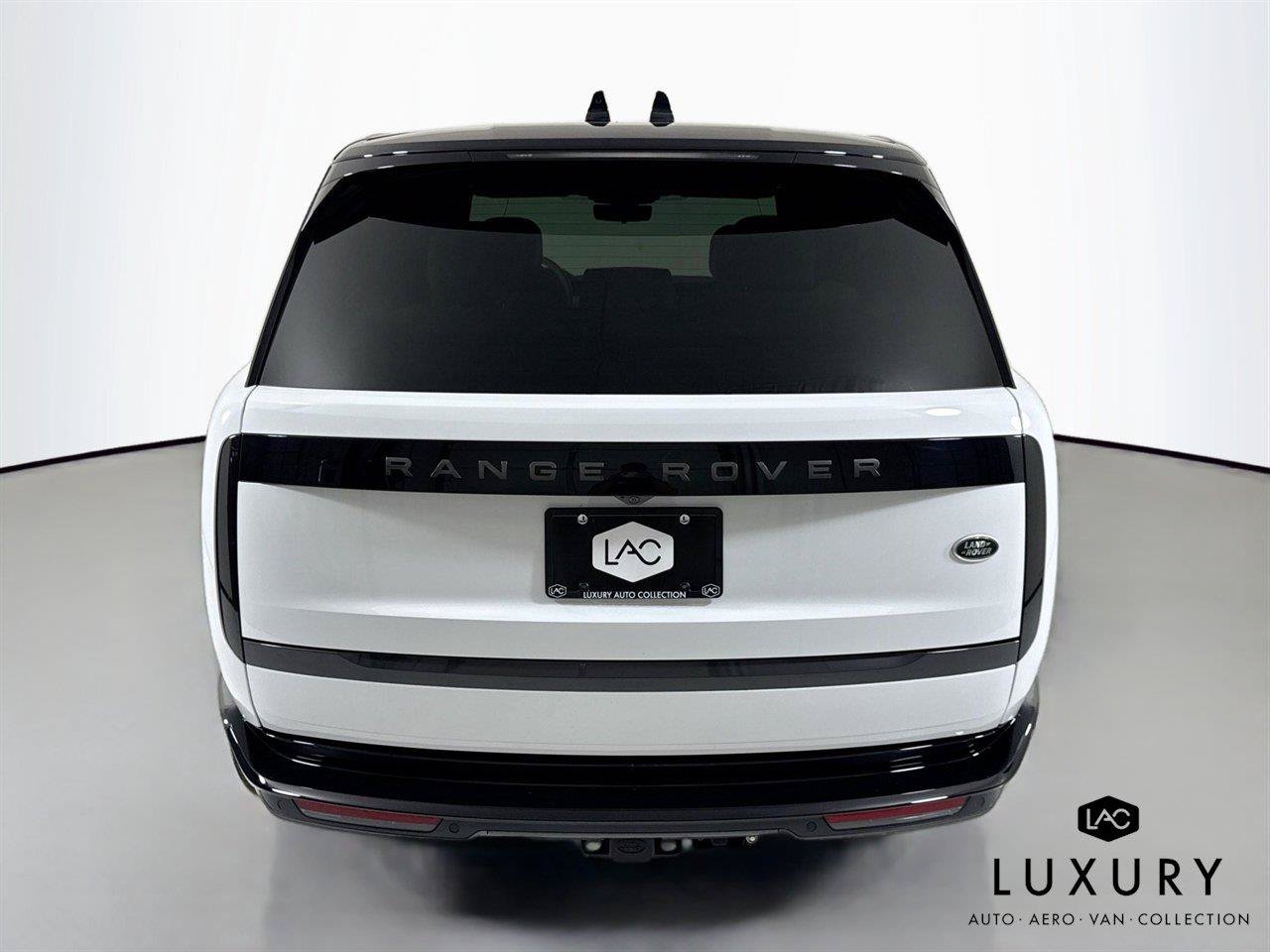Used 2023 Land Rover Range Rover Long Wheelbase Autobiography AWD/4WD image 9