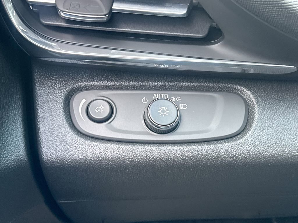 New 2026 Buick Envista Sport Touring w/ Convenience I Package FWD image 17