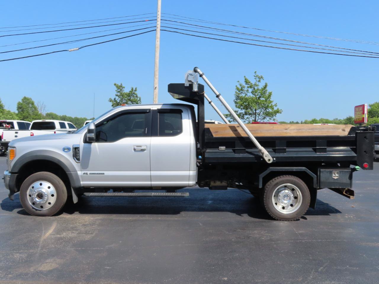 Used 2017 Ford F550 4x4 SuperCab Super Duty image 3
