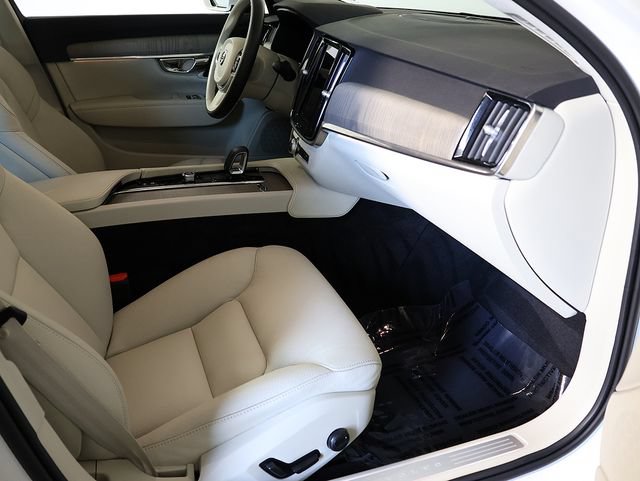 Used 2023 Volvo S90 B6 Plus AWD/4WD image 37
