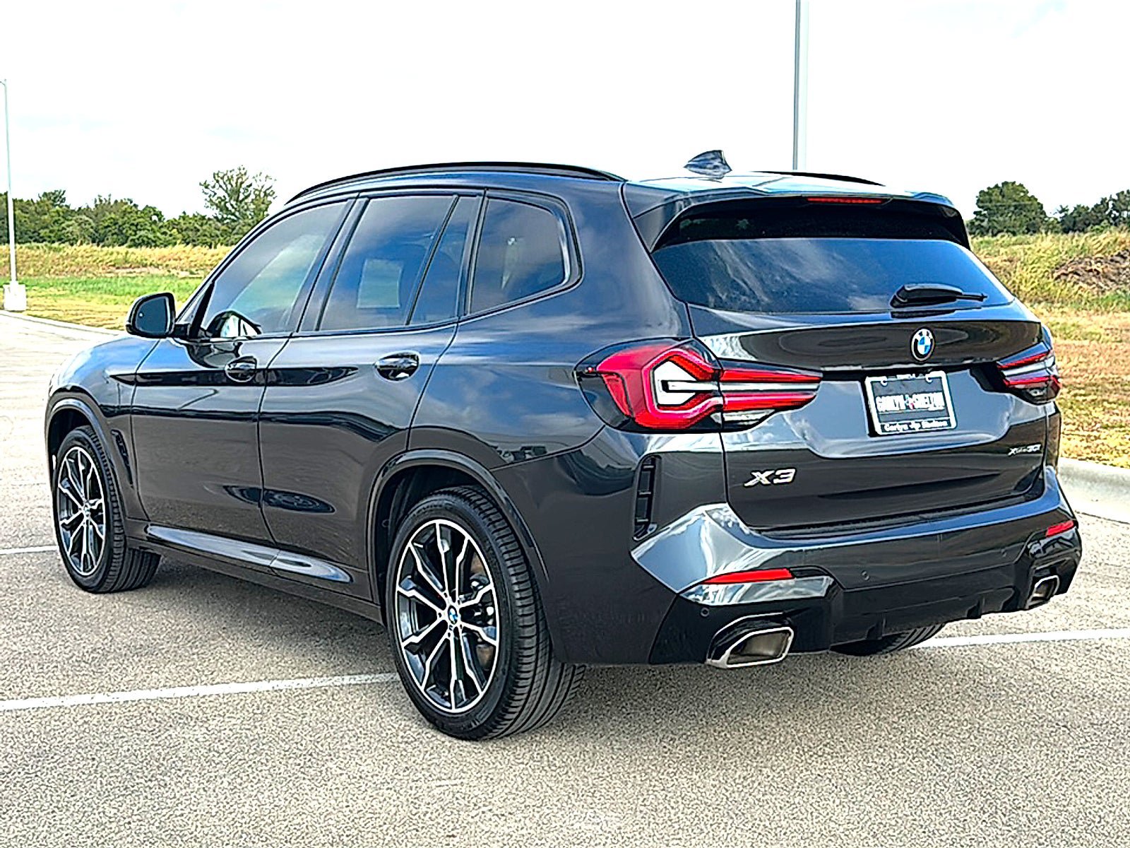 Used 2022 BMW X3 xDrive30i w/ M Sport Package 2 AWD/4WD image 6