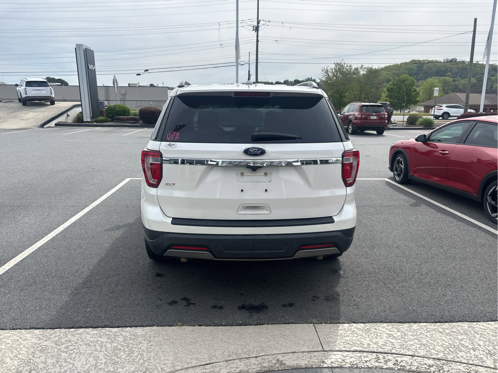 Used 2019 Ford Explorer XLT w/ Equipment Group 202A image 4