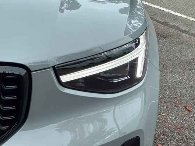 New 2026 Volvo XC40 B5 Plus w/ Protection Package Premier AWD/4WD image 11