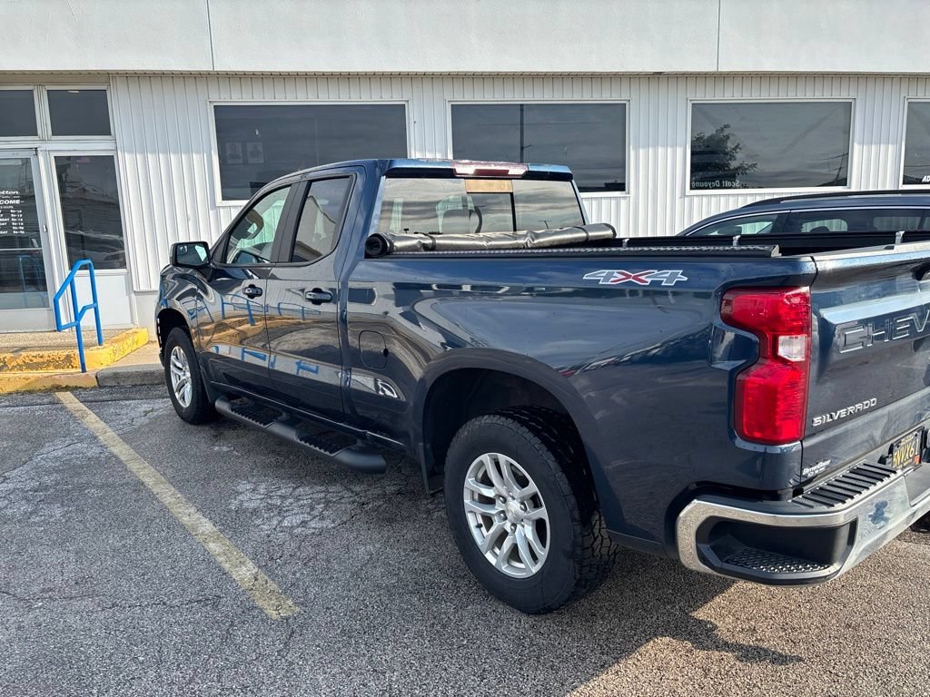 Used 2020 Chevrolet Silverado 1500 LT w/ All-Star Edition AWD/4WD image 3