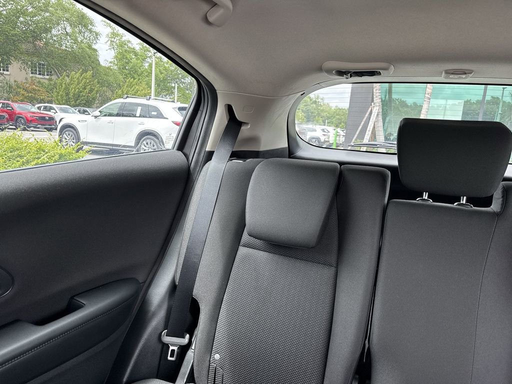 Used 2017 Honda HR-V LX image 17