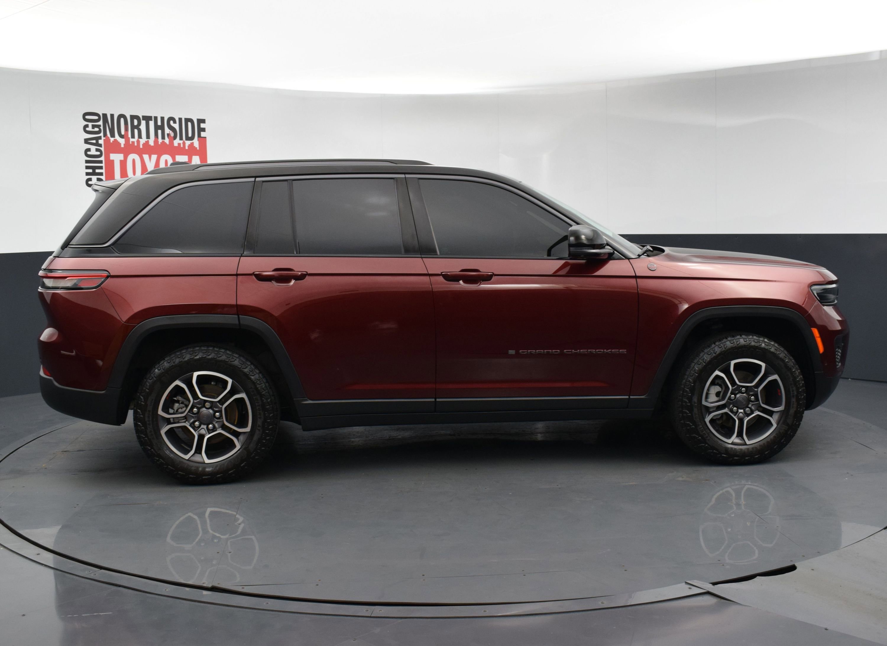 Used 2022 Jeep Grand Cherokee Trailhawk w/ ADV Protech Group II AWD/4WD image 5