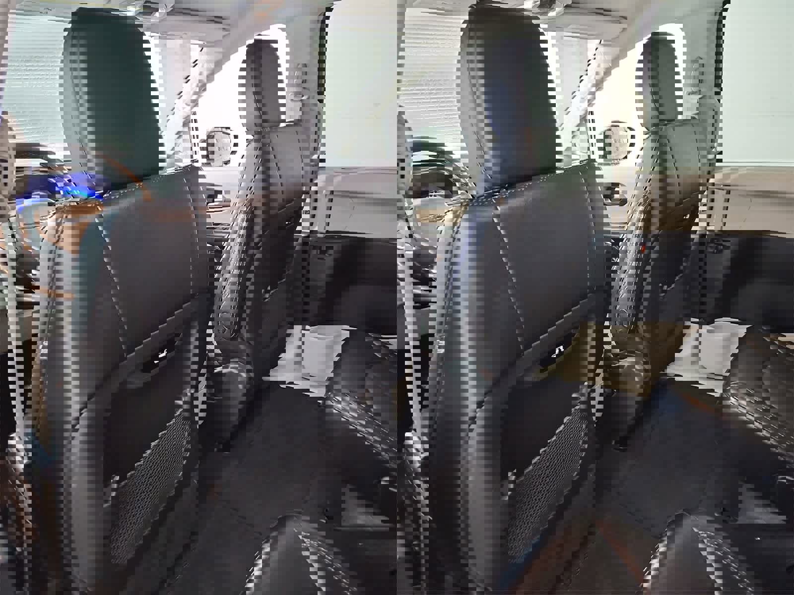 Used 2024 Chrysler Pacifica Touring-L image 18