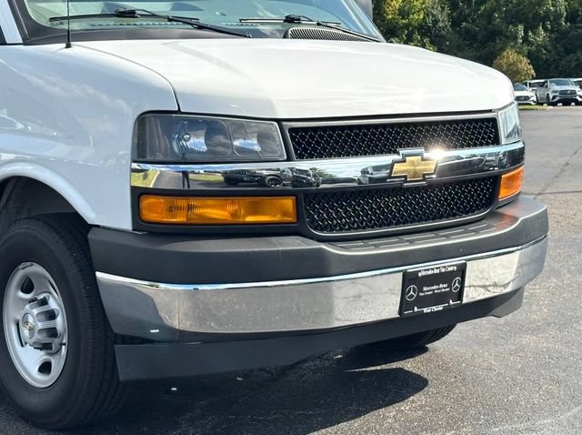 Used 2025 Chevrolet Express 2500 w/ Driver Convenience Package RWD image 2