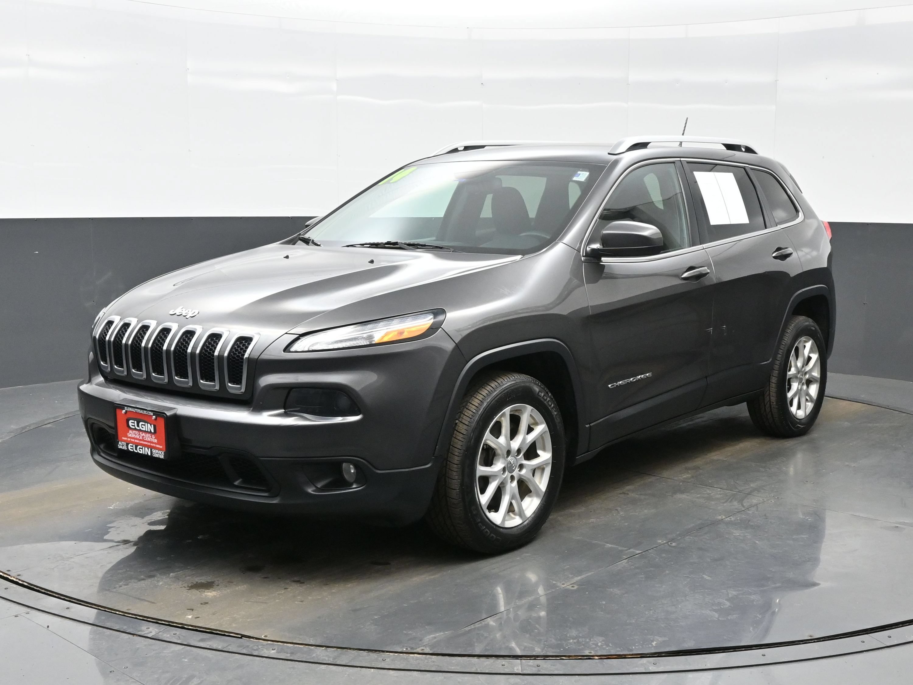 Used 2014 Jeep Cherokee Latitude FWD image 2