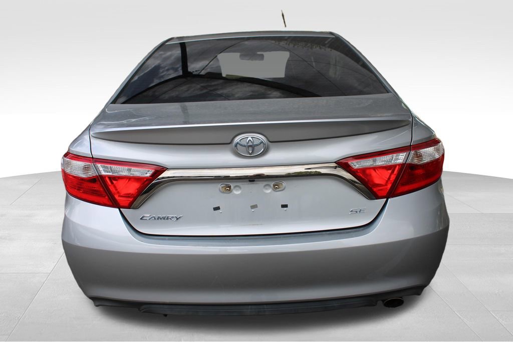 Used 2015 Toyota Camry SE FWD image 13