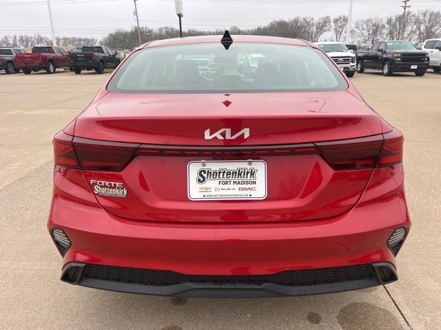 Used 2023 Kia Forte LXS image 4