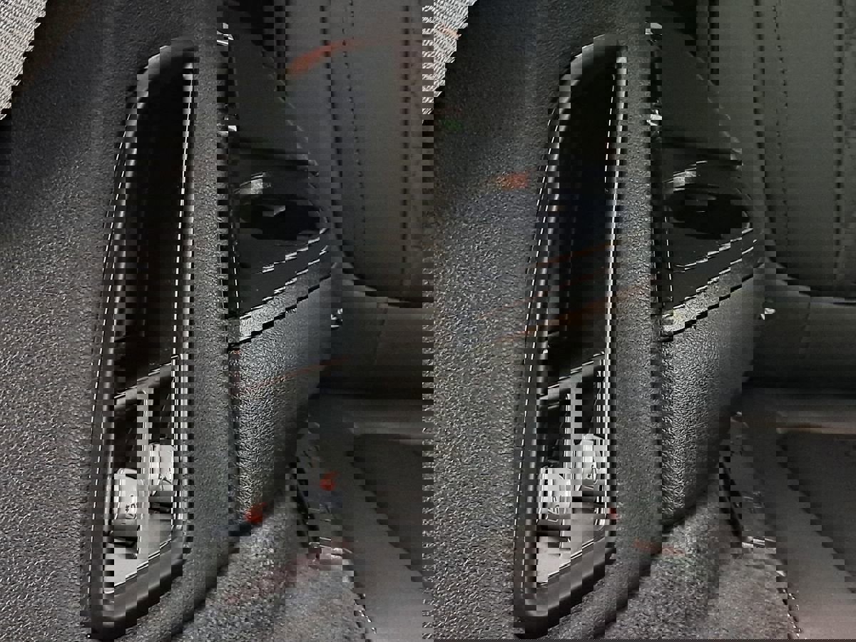 Used 2023 BMW X7 xDrive40i w/ Premium Package image 54