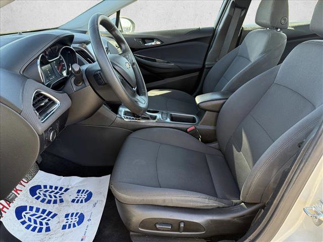 Used 2019 Chevrolet Cruze LT w/ LT Fleet Convenience Package image 10