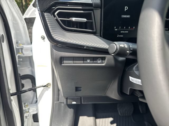 New 2026 Nissan Kicks SR FWD image 23