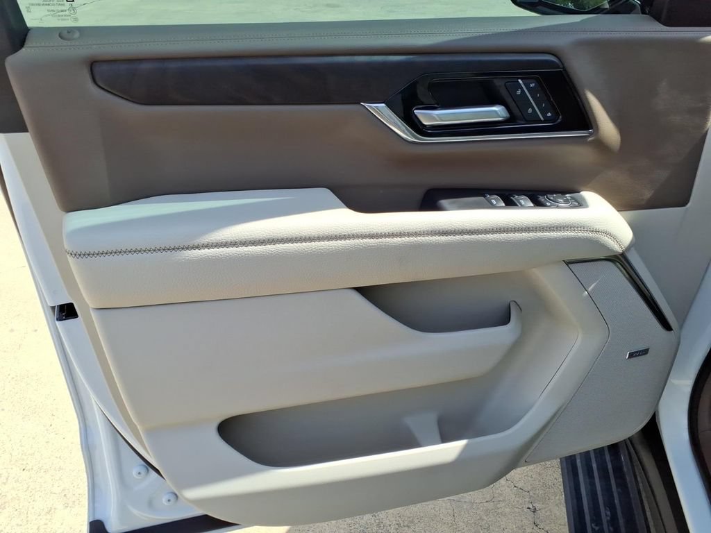Used 2026 GMC Yukon XL Denali w/ Denali Reserve Package RWD image 18