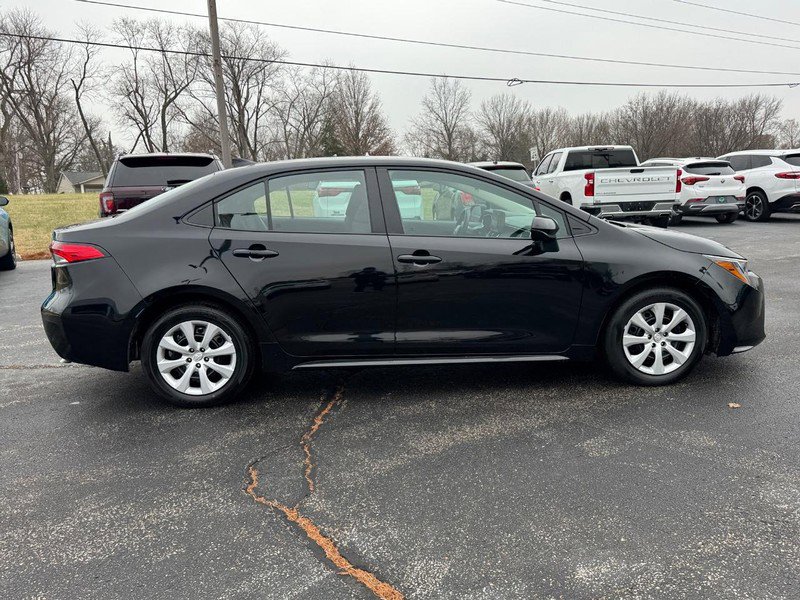 Used 2025 Toyota Corolla LE image 6
