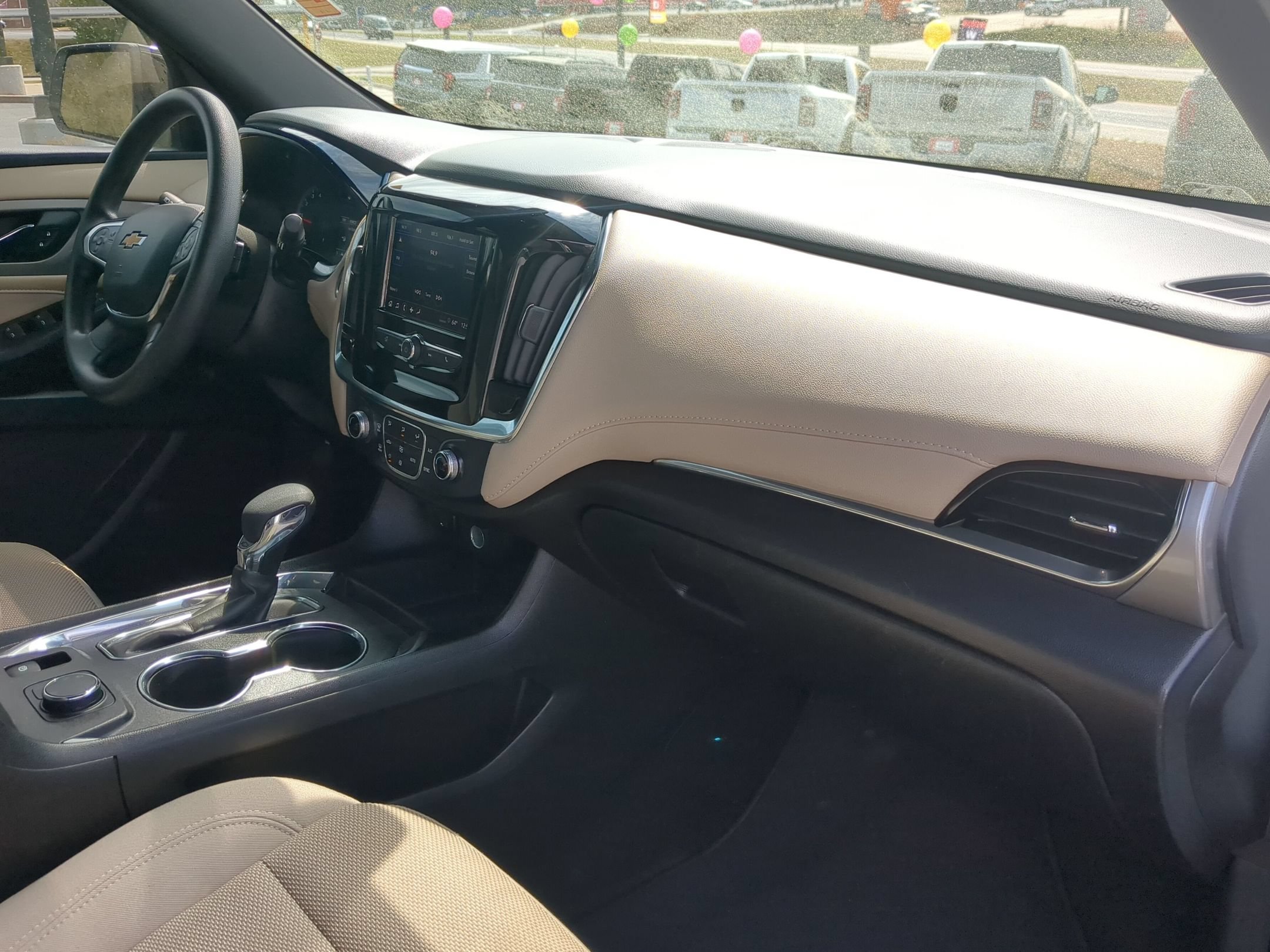 Used 2023 Chevrolet Traverse LS FWD image 29