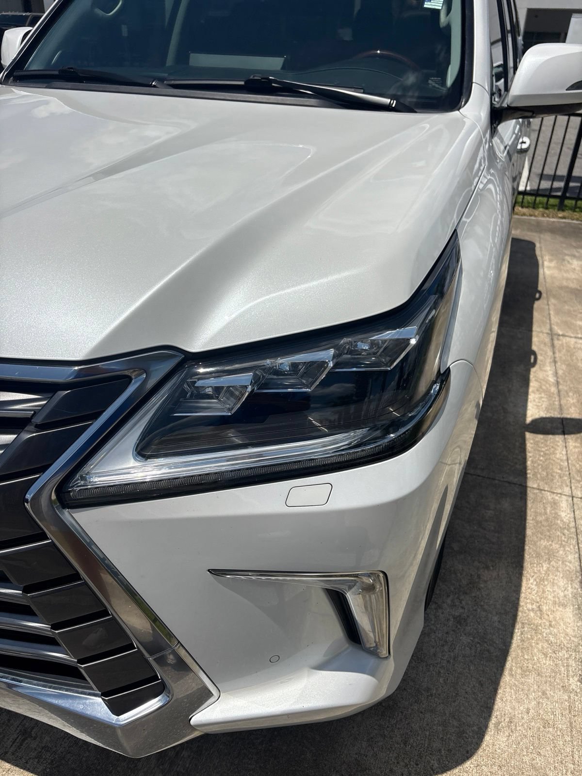 Used 2019 Lexus LX 570 4WD w/ Luxury Package image 9