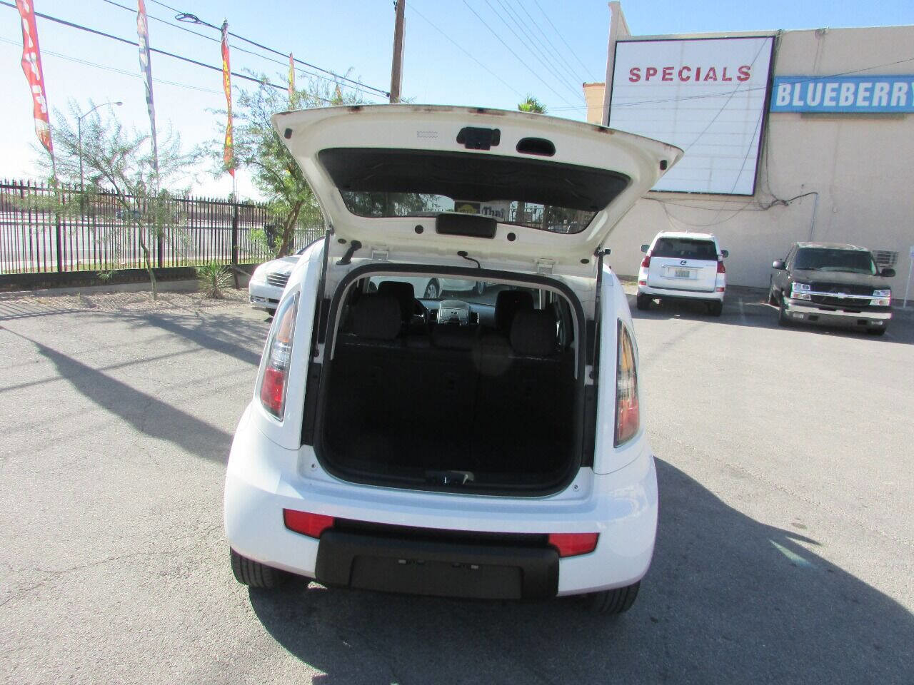 Used 2011 Kia Soul + w/ Audio Pkg image 19