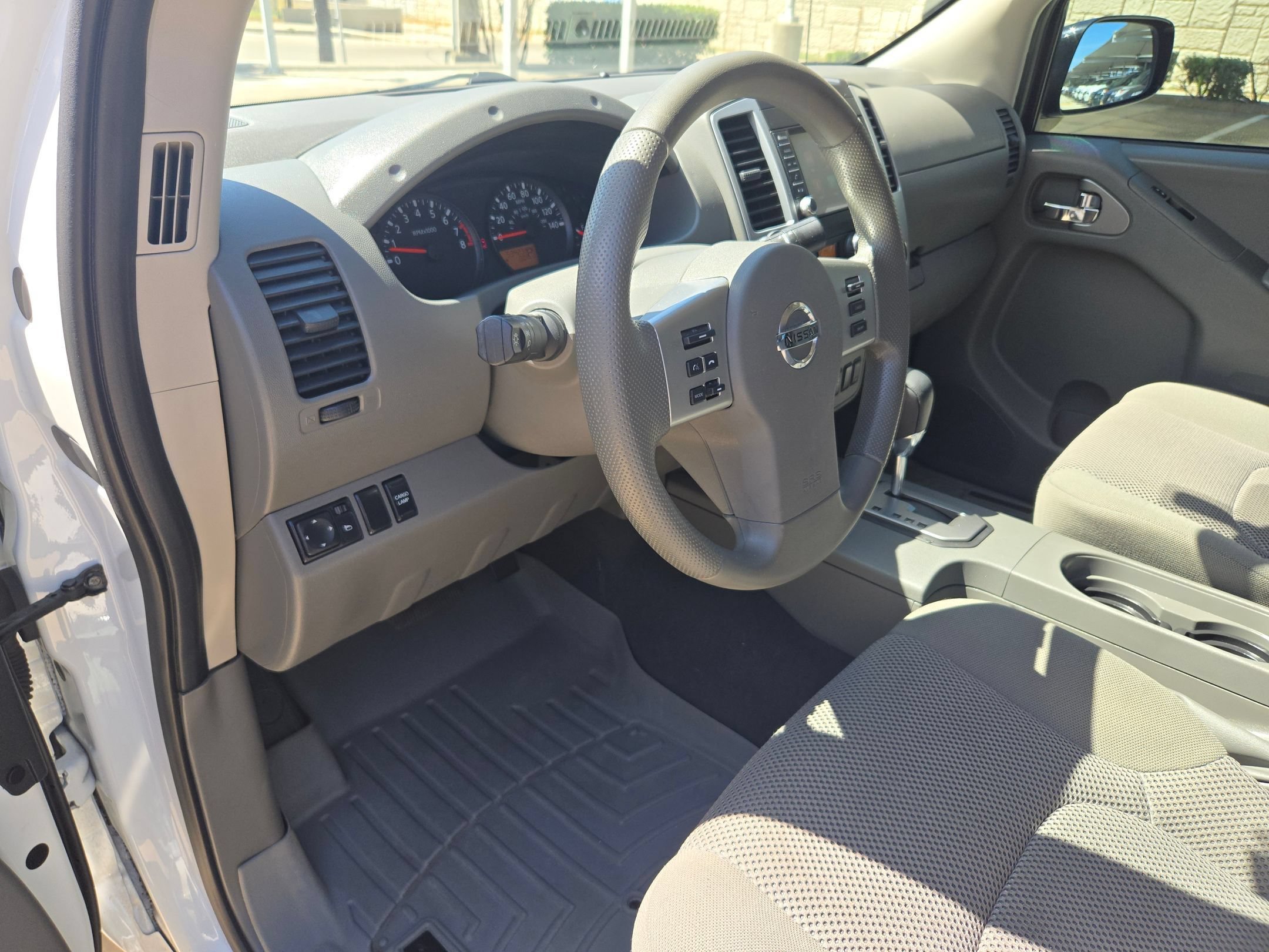 Used 2021 Nissan Frontier SV w/ Midnight Edition Floor Mats RWD image 10