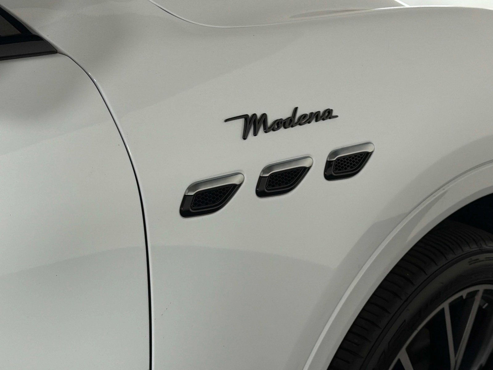 Used 2023 Maserati Grecale Modena AWD/4WD image 21