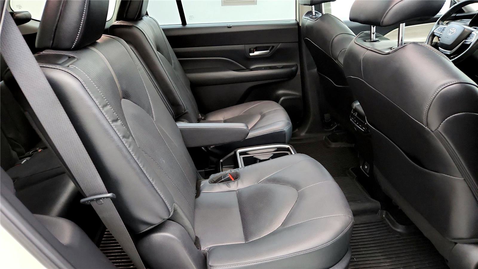 Used 2024 Toyota Grand Highlander Platinum image 28