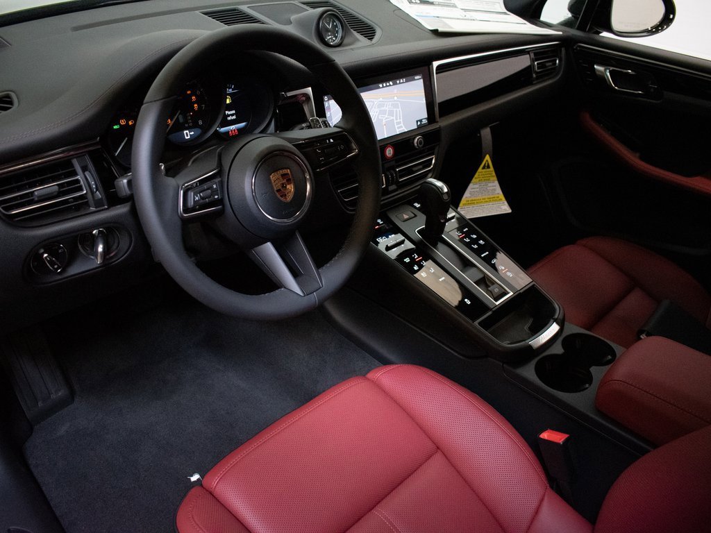 New 2026 Porsche Macan image 4