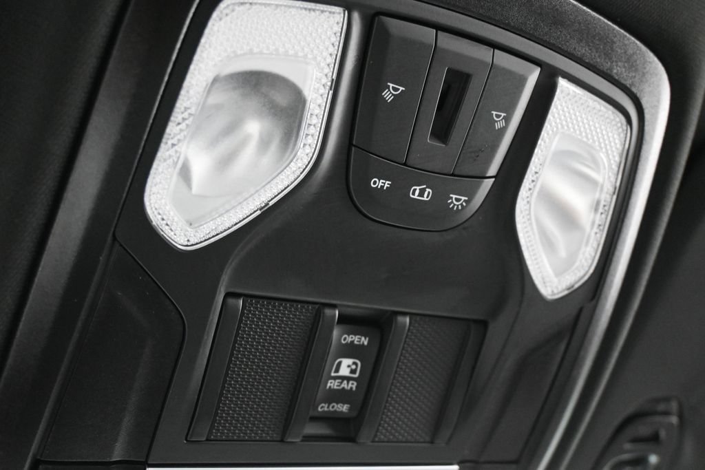 Used 2024 RAM 2500 Tradesman w/ Chrome Appearance Group AWD/4WD image 23